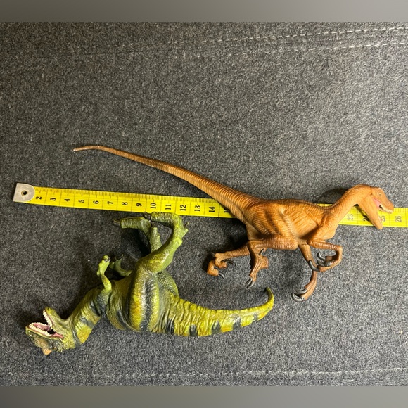 Dinosaur bundle, 5 toy creatures - Picture 6 of 8